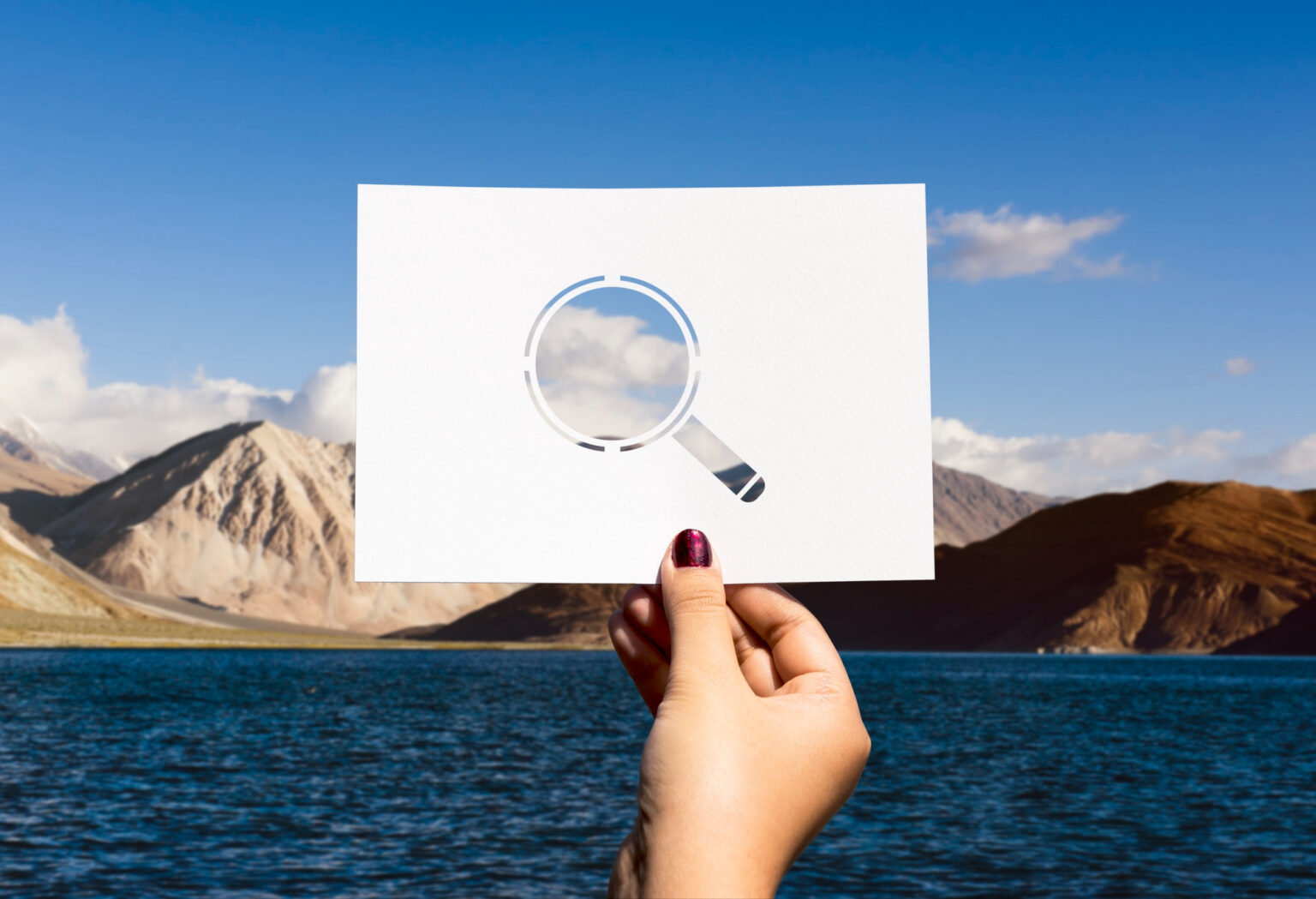 Searching Discovery Perforated Paper Magnifying Glass